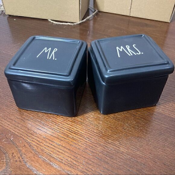 RAE DUNN ARTISAN COLLECTION Mr & Mrs Jewelry Box - Picture 1 of 6